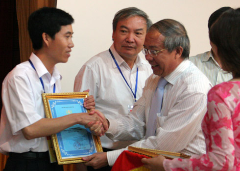 Hơn 2 triệu học sinh thi giải Toán trên ViOlympic